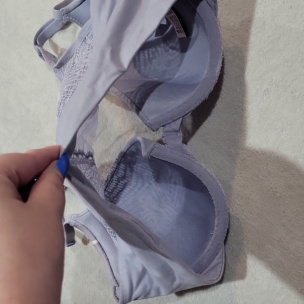 Victoria's Secret Bra - Picture 8 of 13